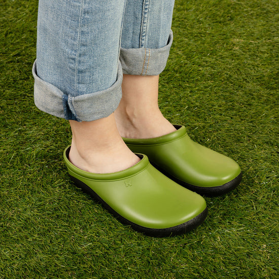 Sloggers Women's Premium Clog in Cactus Green