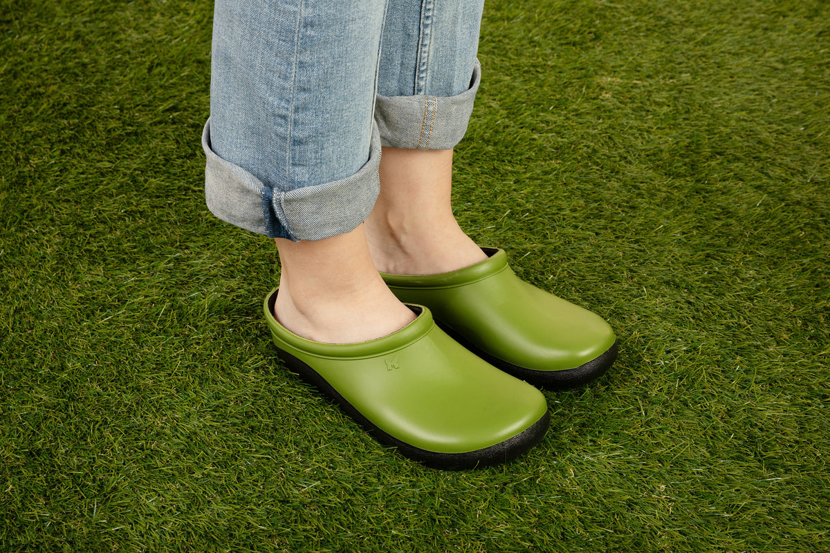 Sloggers Women's Premium Clog in Cactus Green